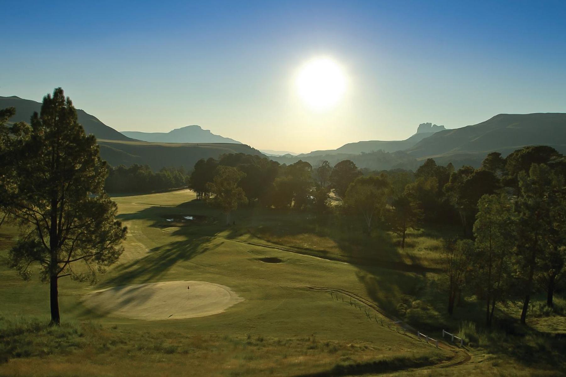 Gooderson Drakensberg Gardens Golf & Spa Resort Exterior photo