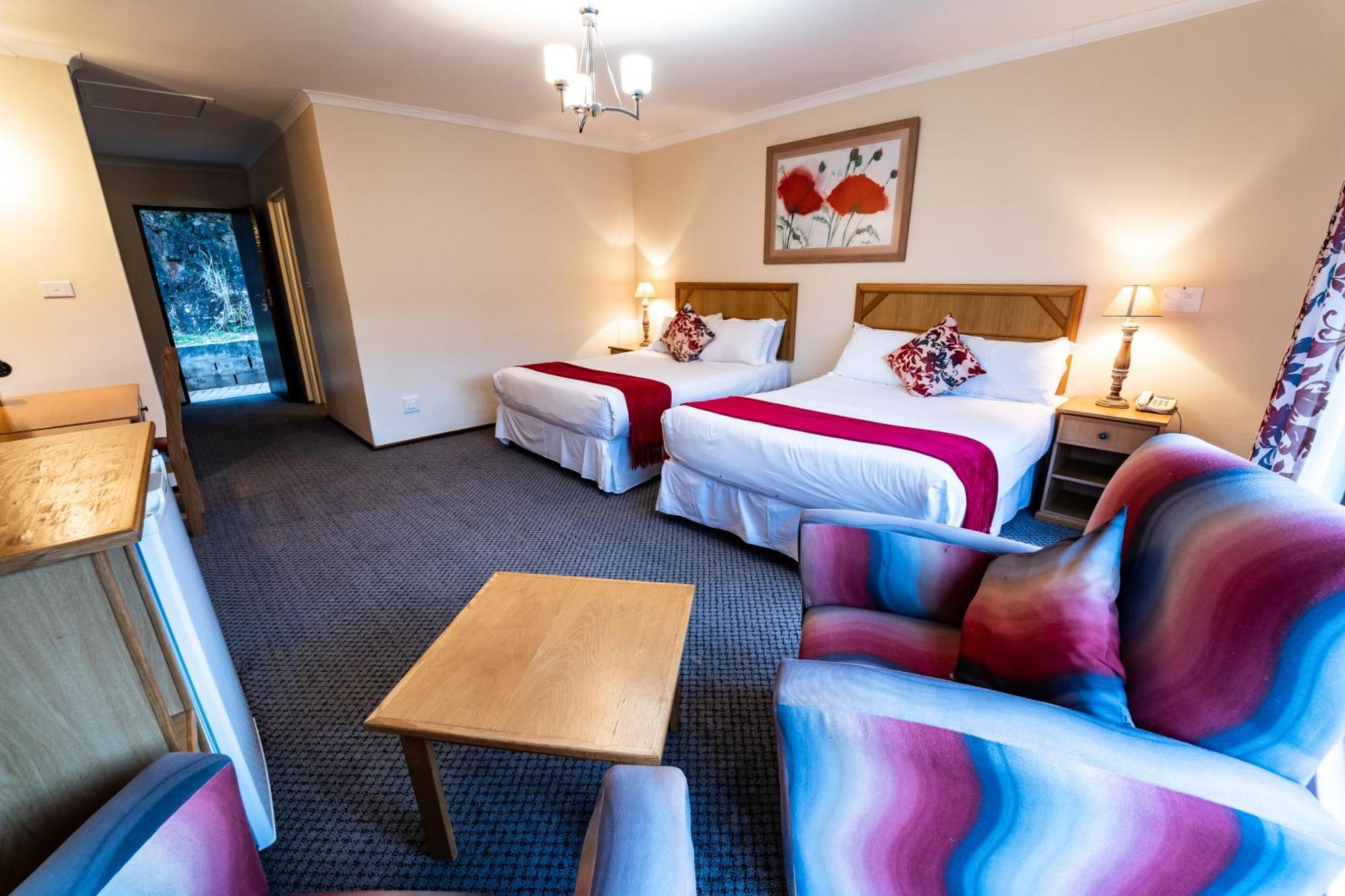 Gooderson Drakensberg Gardens Golf & Spa Resort Exterior photo