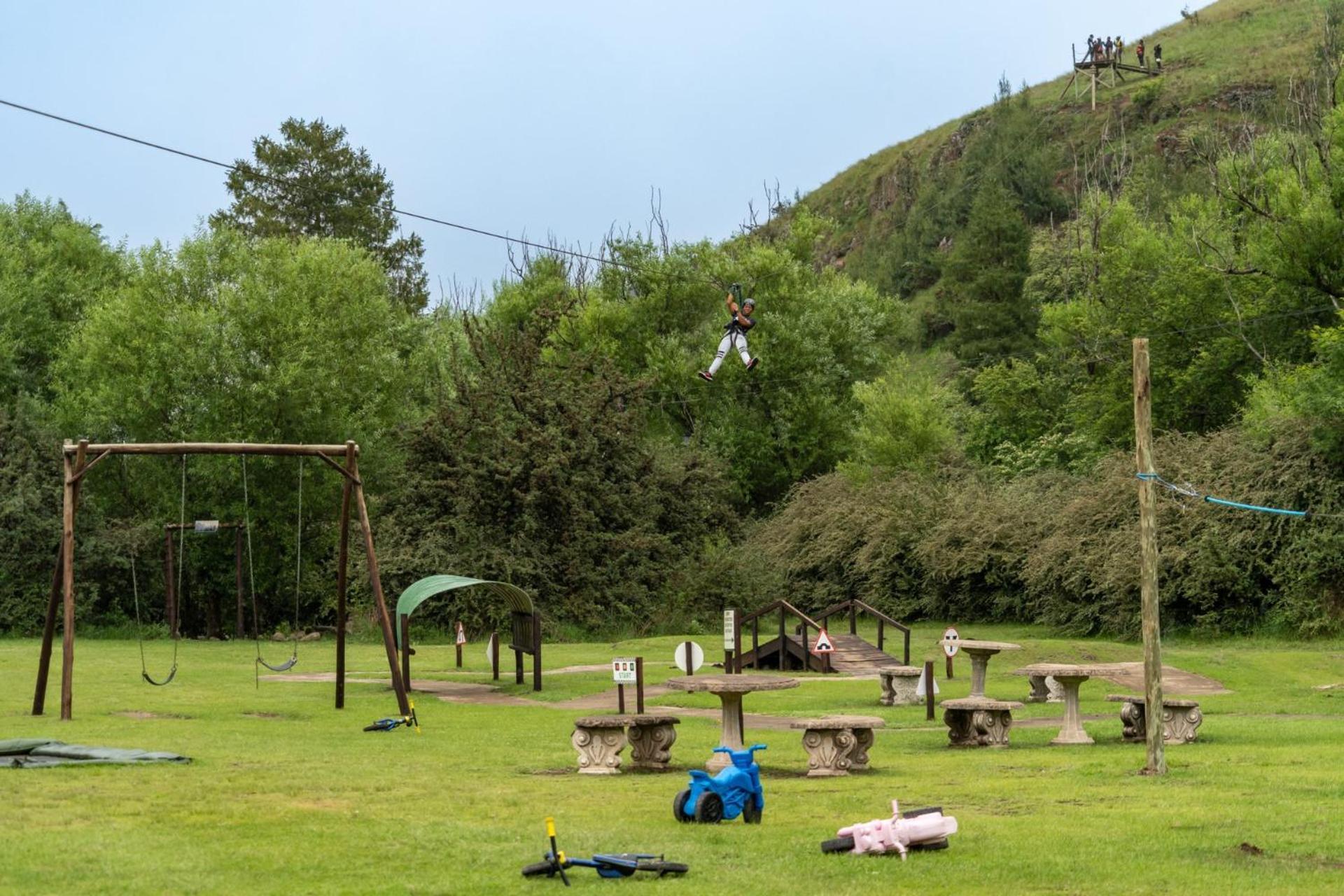 Gooderson Drakensberg Gardens Golf & Spa Resort Exterior photo