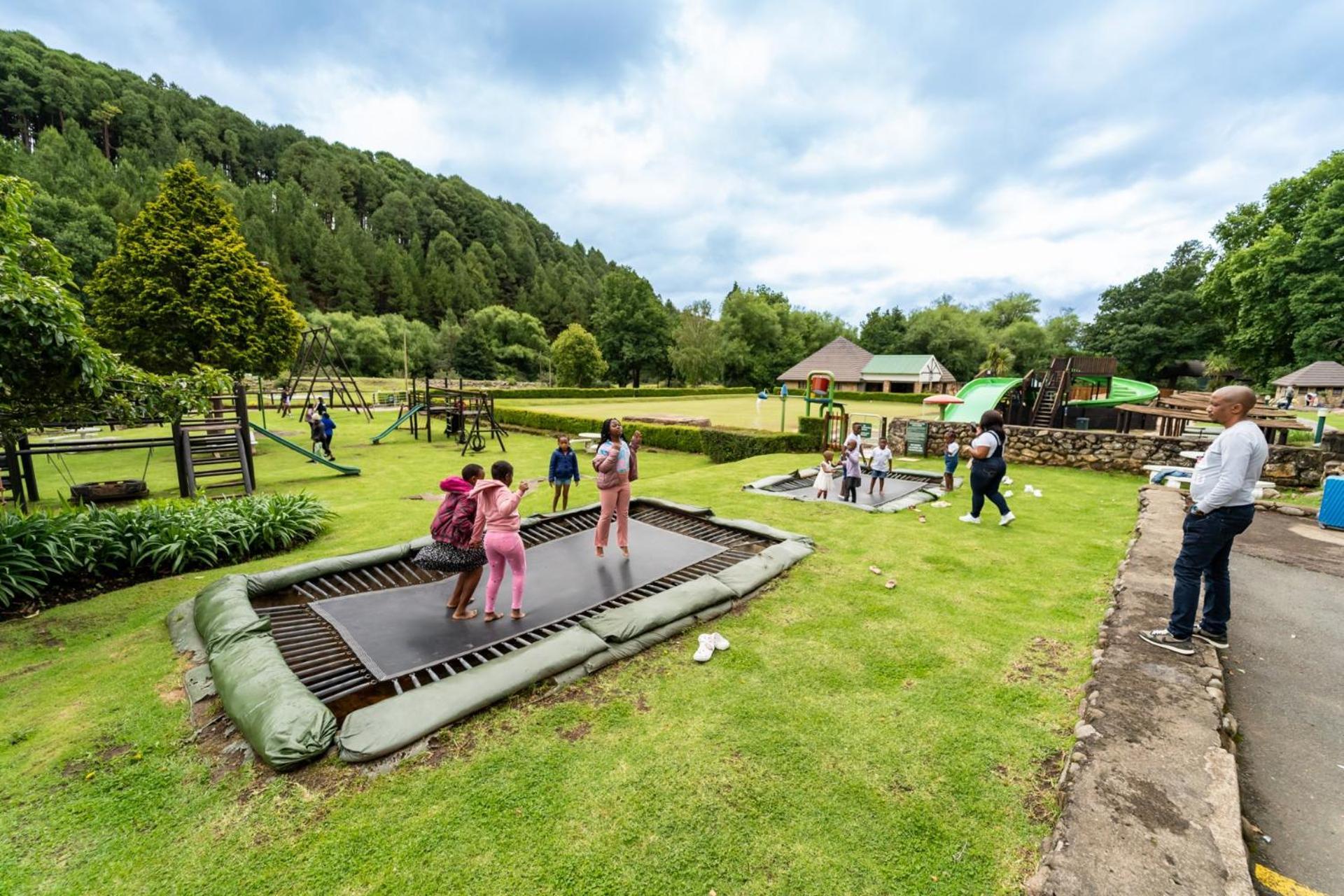 Gooderson Drakensberg Gardens Golf & Spa Resort Exterior photo